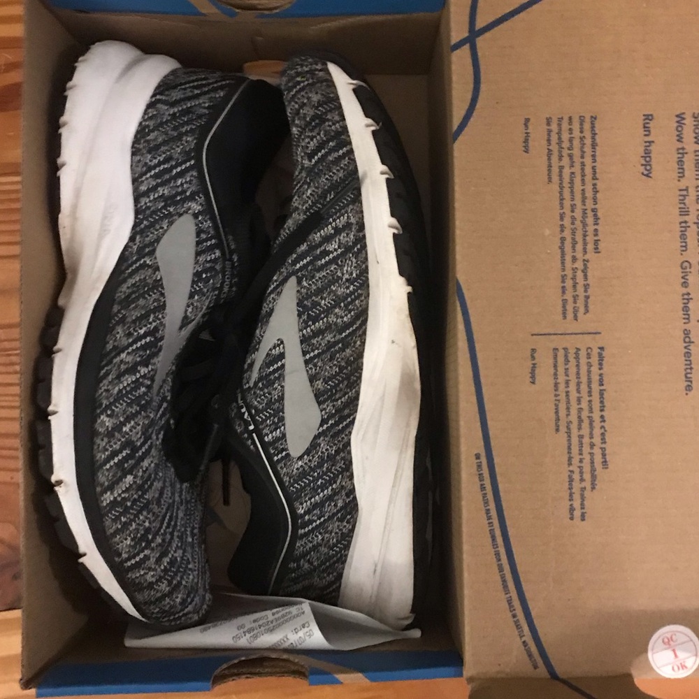 Brooks Launch 5- Size 7